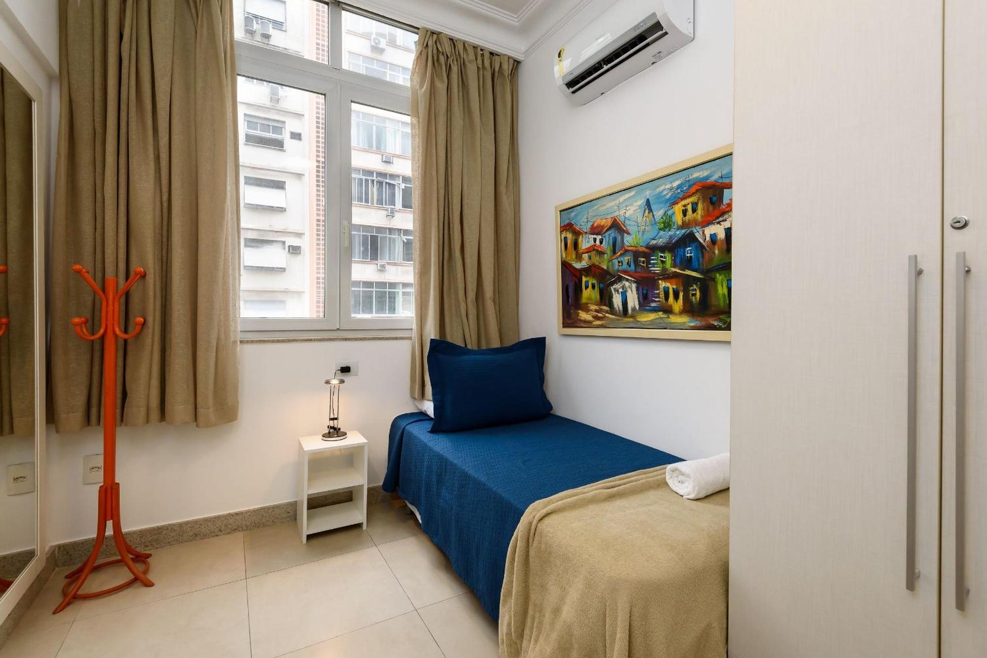 Apartamento 2qtos A 100m Da De Copacabana | Re 85/305 *